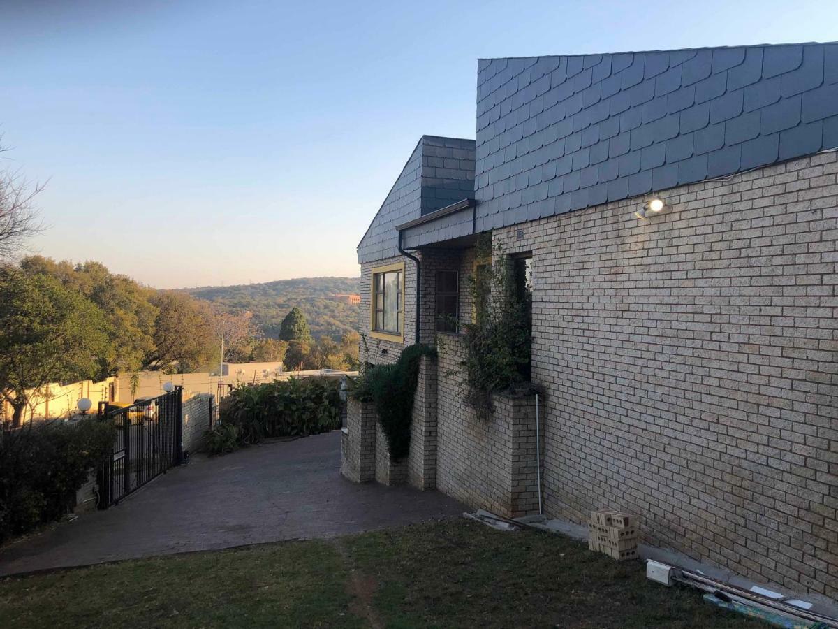 Naomi'S Place Johannesburg Exterior photo